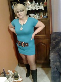 Aged tart is having sex