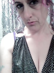 Hairy pussy in mirror