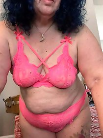 Experienced girlfriend wants to have oral sex with BF