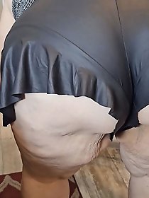 Lascivious old tart with hairy cunt