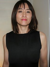 Black corset tits very tightly!