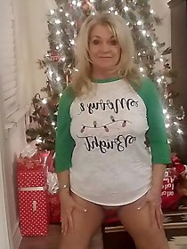 Alluring experienced chick with wet pussy