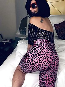 August 03921 - MommaScarlet