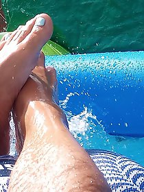 Hydromassage of the feet